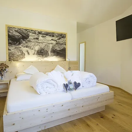 Отель Der Paternwirt 4*