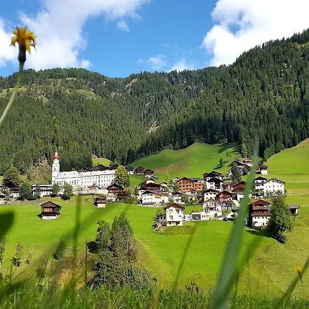 Отель Der Paternwirt 4*