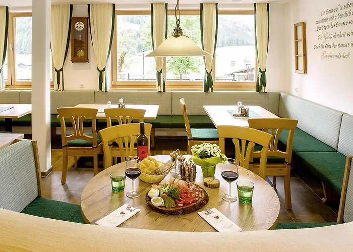 Hotel Der Paternwirt 4*